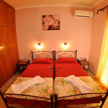 Chrinos House Апартаменты *