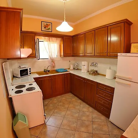 Апартаменты Chrinos House *