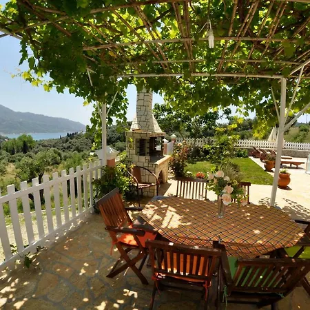 Апартаменты Chrinos House *