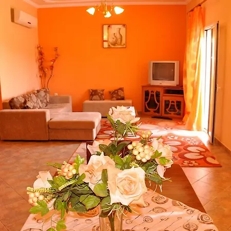 Chrinos House Апартаменты *