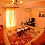 Apartment Chrinos House *