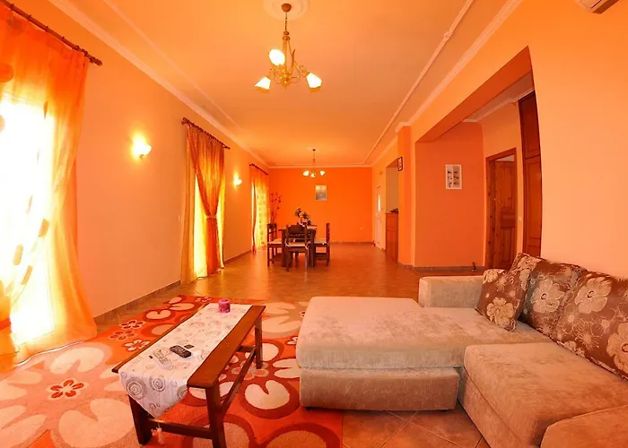 شقة Chrinos House
