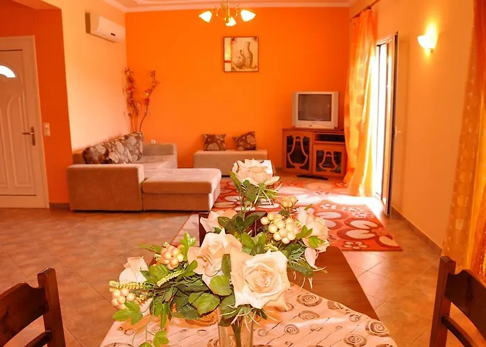 Chrinos House شقة *